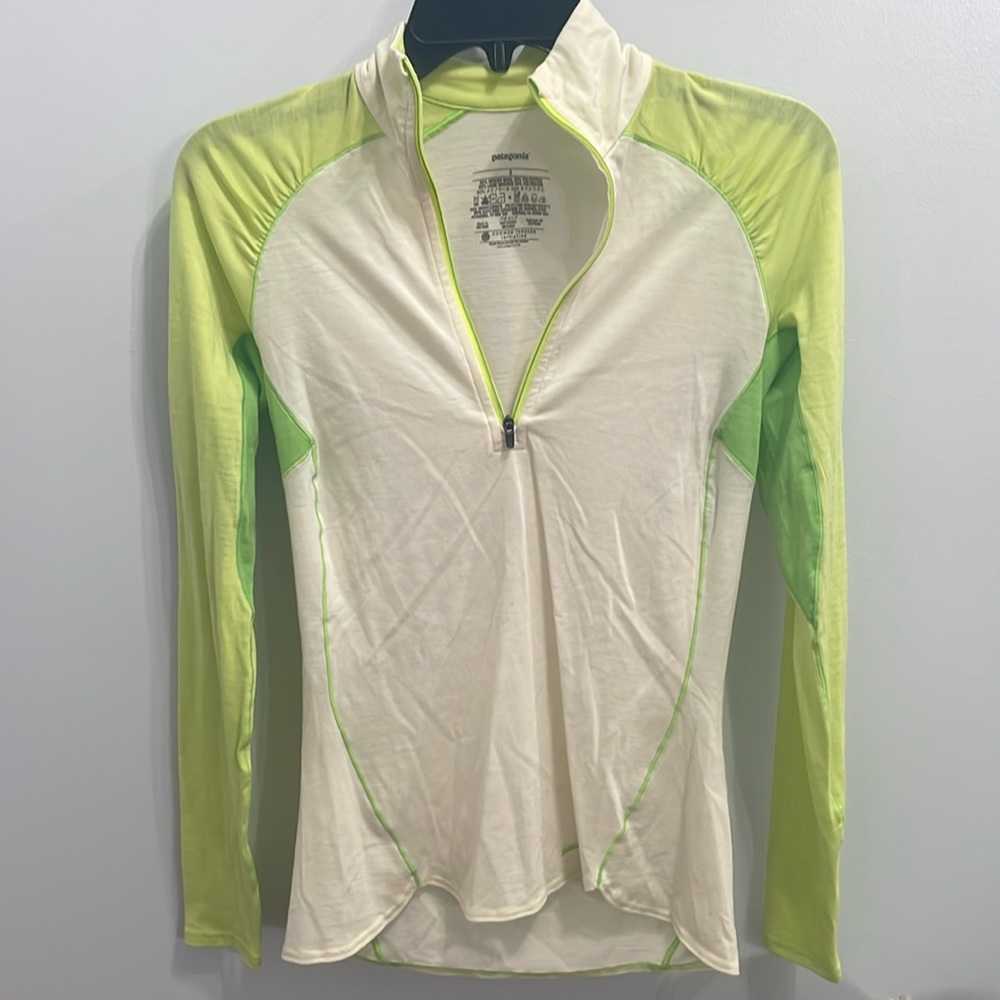 Patagonia small lightweight zip shirt